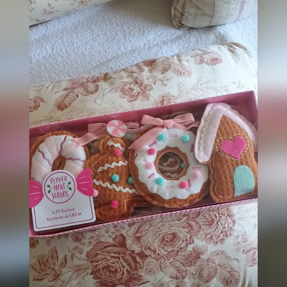 Gingerbread Garland New